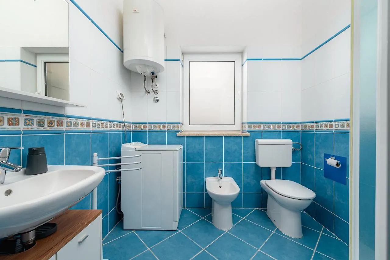 Apartment Flavia 1 Near The Beach, With Seaview In Umag - Zambratija