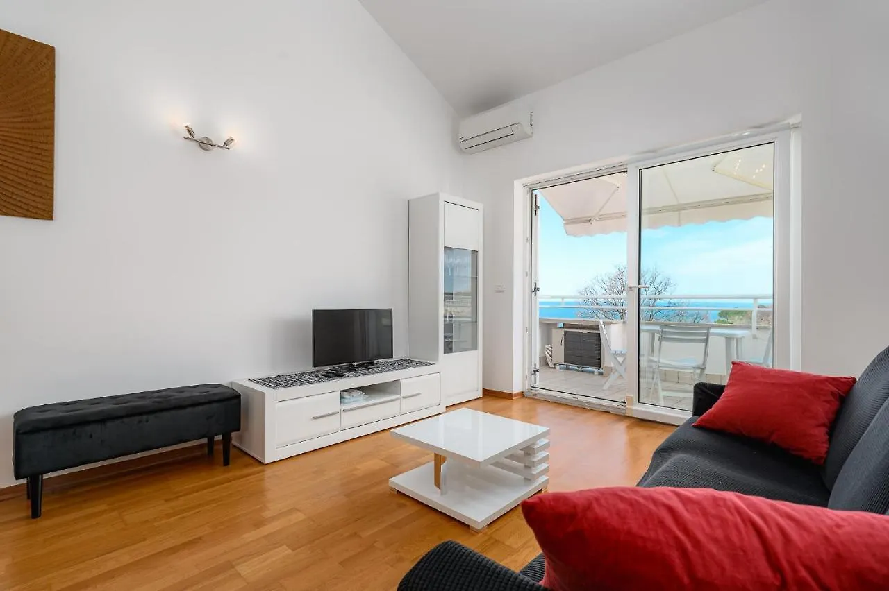 Apartments Flavia With Seaview Zambratija  Croatia