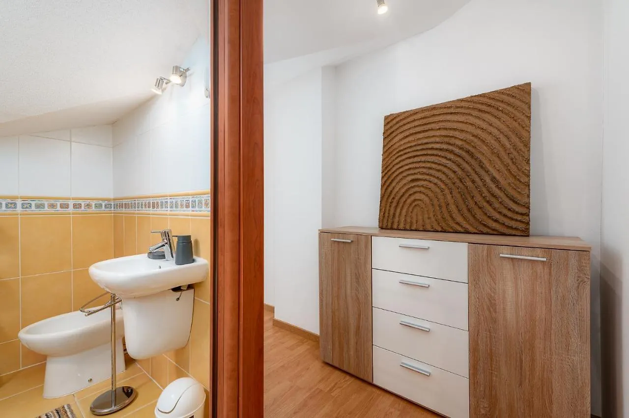 Apartment Flavia 1 Near The Beach, With Seaview In Umag - Zambratija