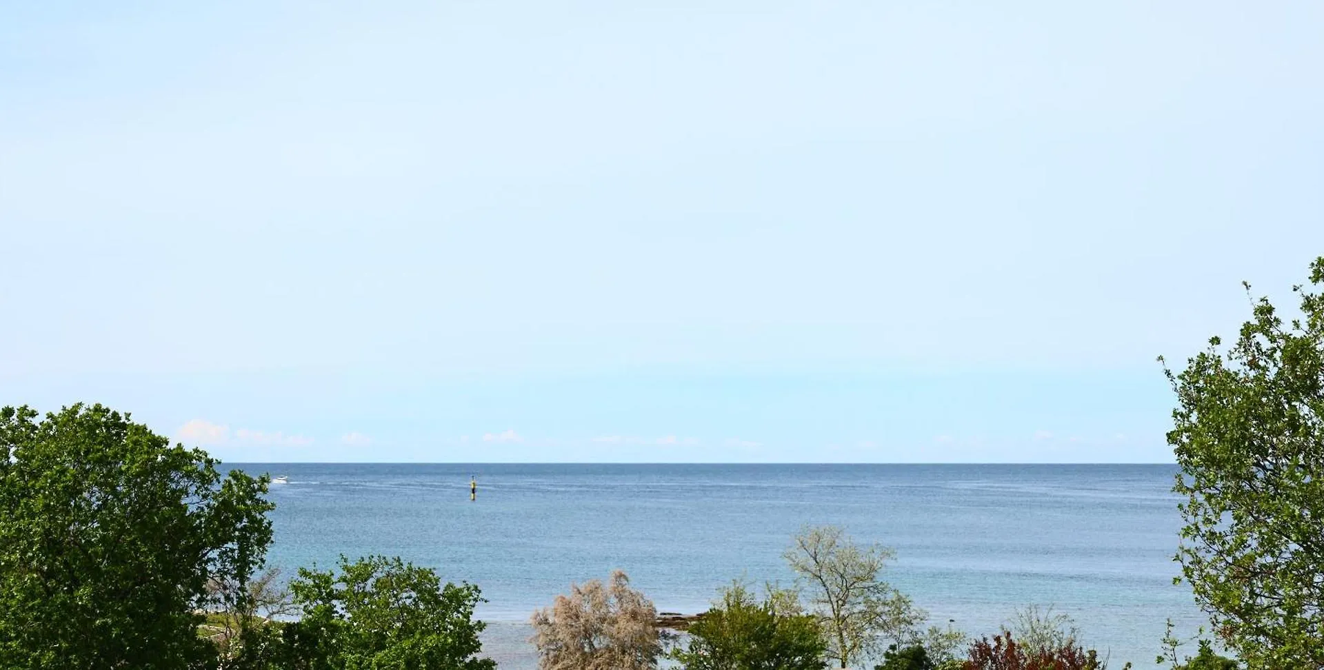 Apartments Flavia With Seaview Zambratija